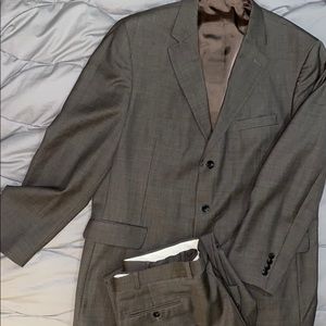 Stafford men’s brown suit
